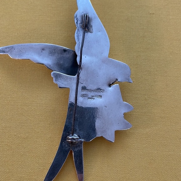 Large vintage STERLING SILVER Bird Letter Carrier Brooch. - Picture 3 of 5